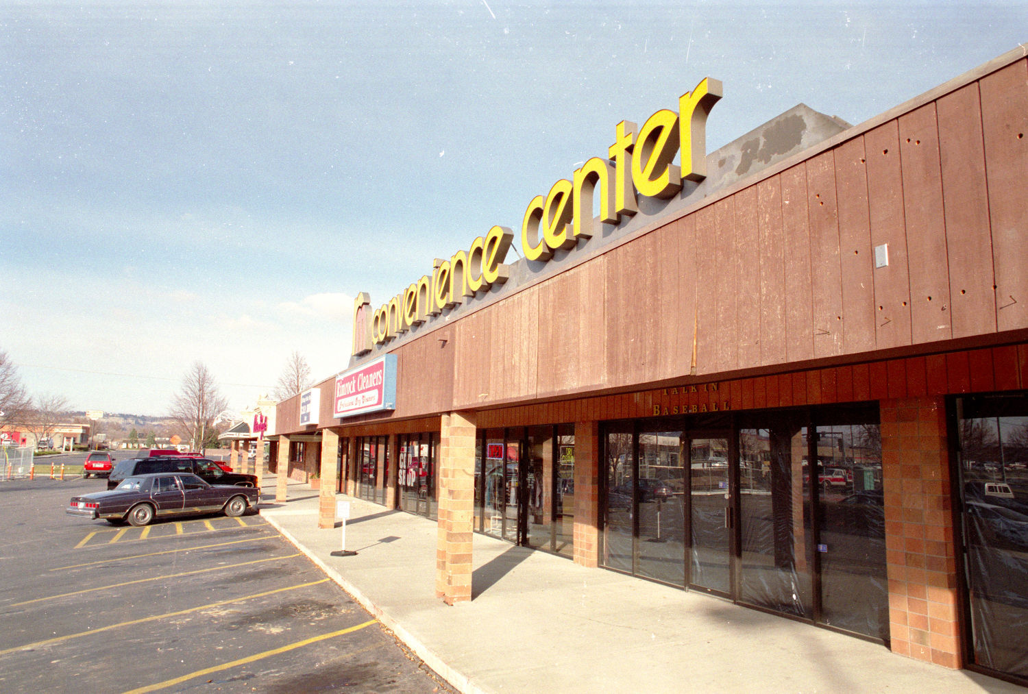 Rimrock Mall Convenience Center, 1997
